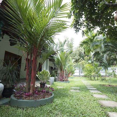 Hotel Avendra Garden Monaragala Exterior foto