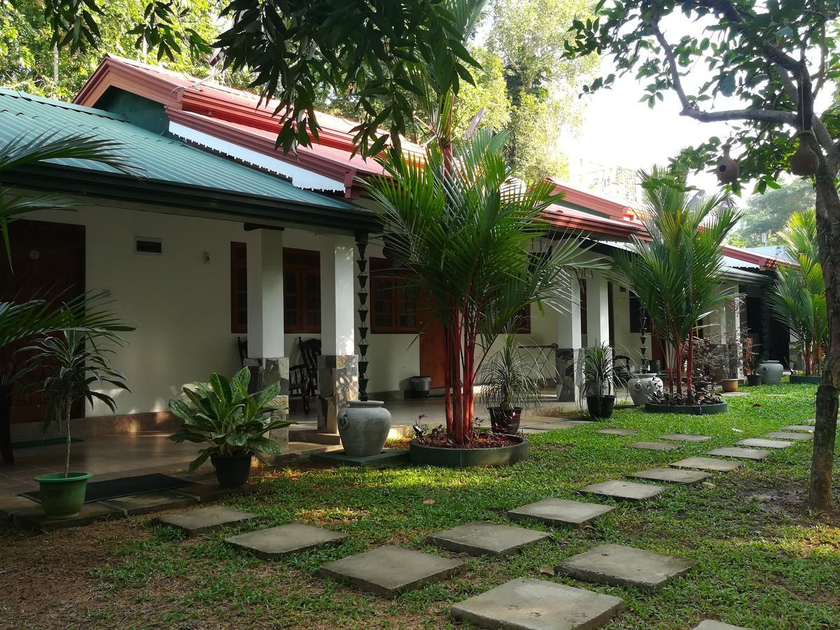 Hotel Avendra Garden Monaragala Exterior foto