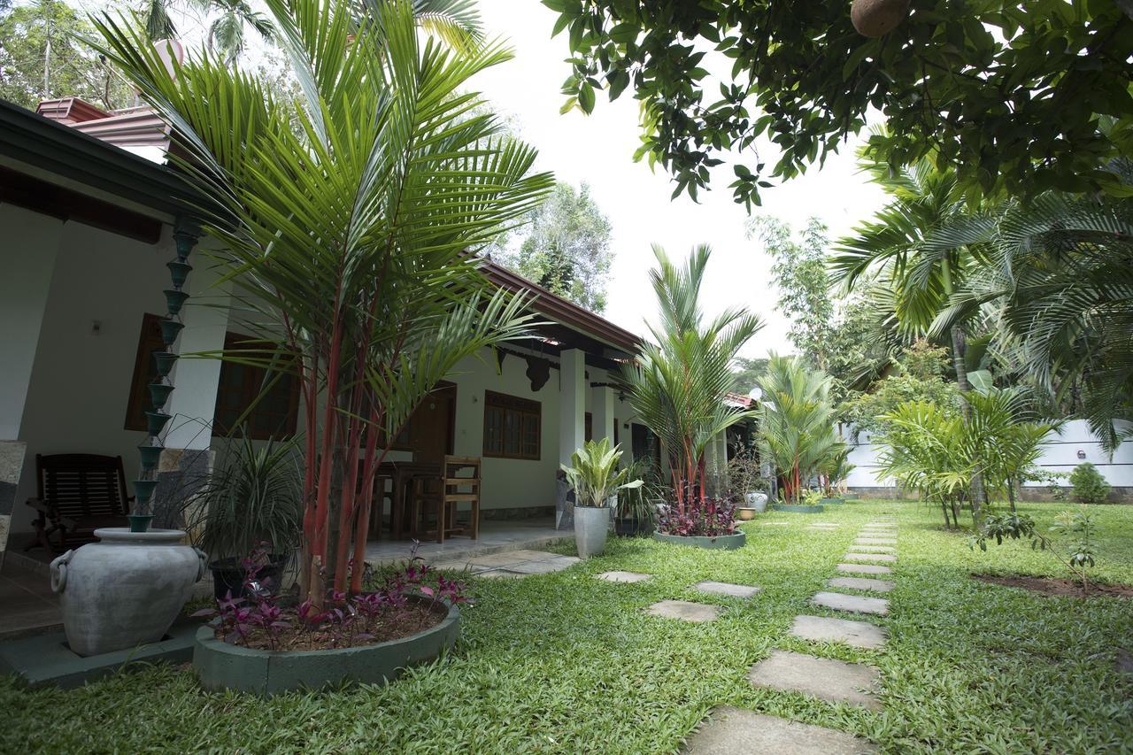 Hotel Avendra Garden Monaragala Exterior foto