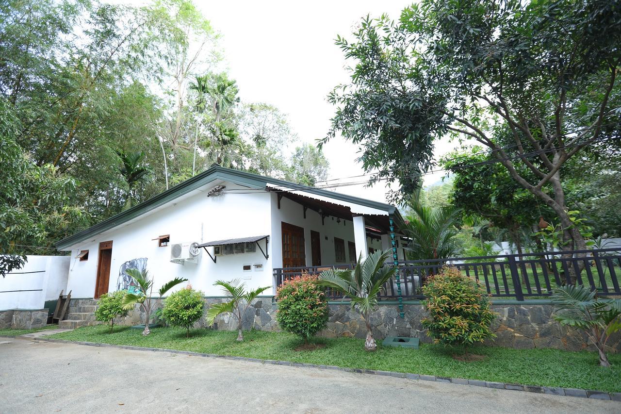 Hotel Avendra Garden Monaragala Exterior foto