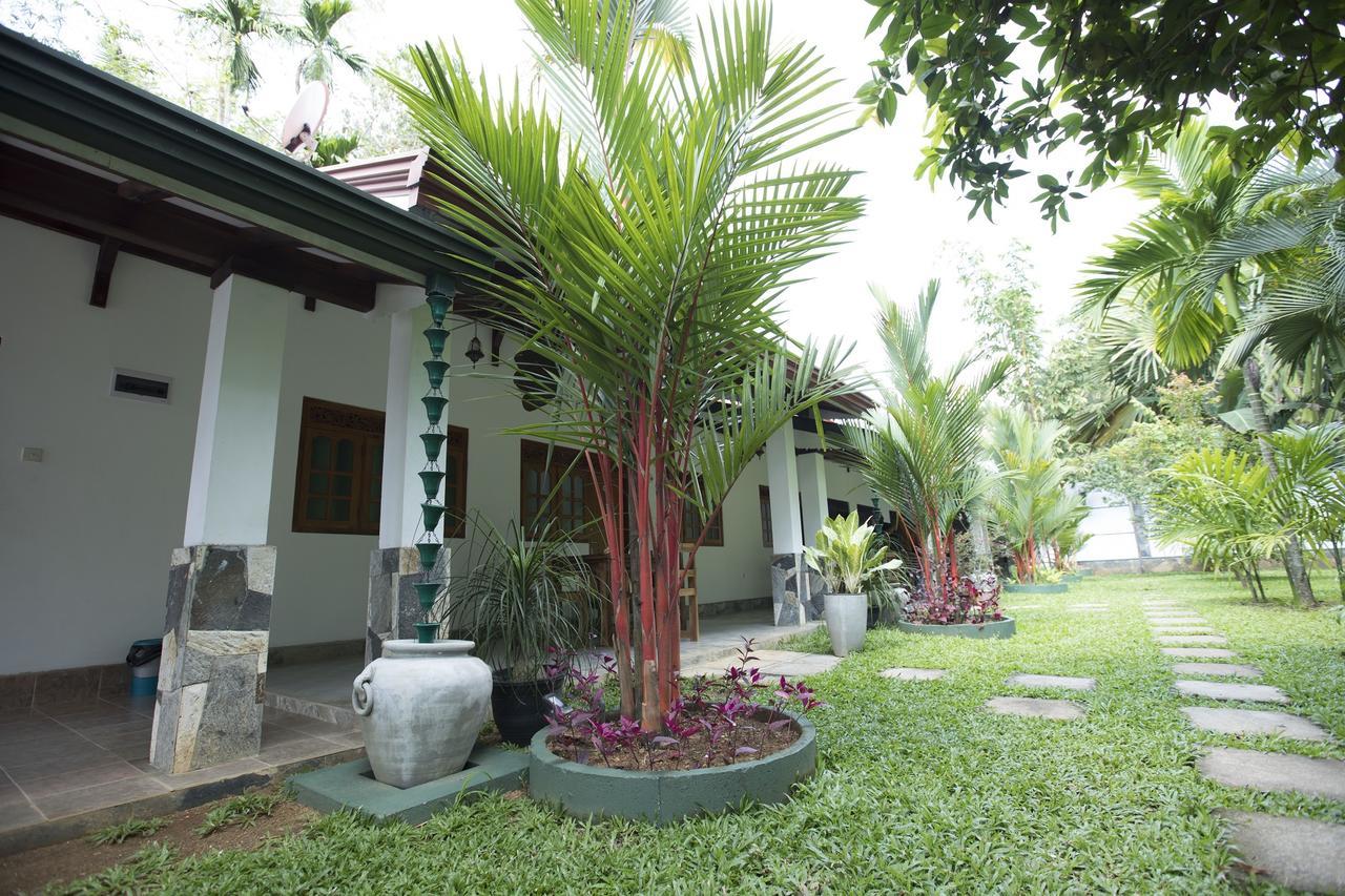 Hotel Avendra Garden Monaragala Exterior foto